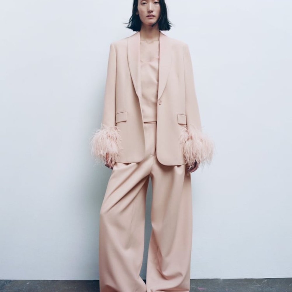 STRAIGHT CUT FEATHER BLAZER - Picture 6 of 8